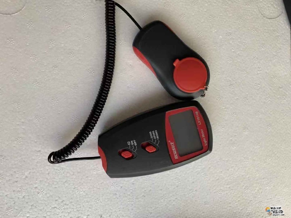 數(shù)字照度計(jì)量程不小于2000lx;精度:±5%